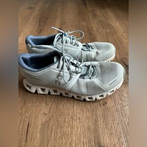 Size 7 On Cloud 5 Low Glacier Gray Athletic Running Sneakers